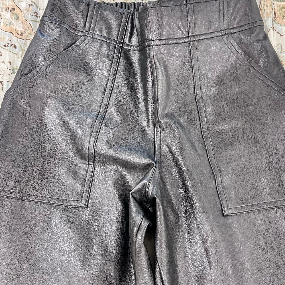 Spanx Faux Leather Jogger Pants in Black size XS - Picture 4 of 6